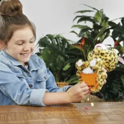 FurReal Lil Wilds - Leoparden Lolly 13 FurReal Lil Wilds - Leoparden Lolly -RainBoCorns butikk f4394 ls frr lilwildsleopards 5 medium 150dpi 260379 h62090134